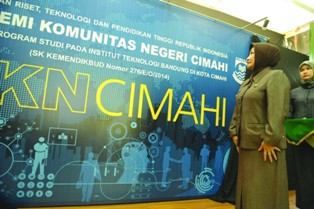 Ceu Popong Prihatin Wali Kota Cimahi Tersandung Korupsi