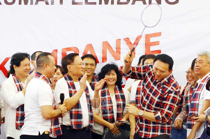 Pebulu Tangkis Hadiahi Ahok Raket untuk Smes Koruptor