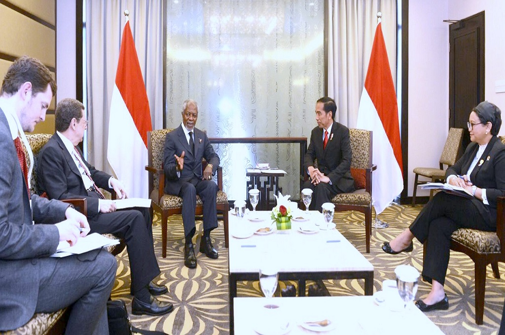 Presiden Joko Widodo membahas masalah Rohingya bersama mantan Sekjen PBB Kofi Annan di BICC, Nusa Dua, Bali, 7 Desember 2016. (Foto: Biro Pers Istana Kepresidenan RI)