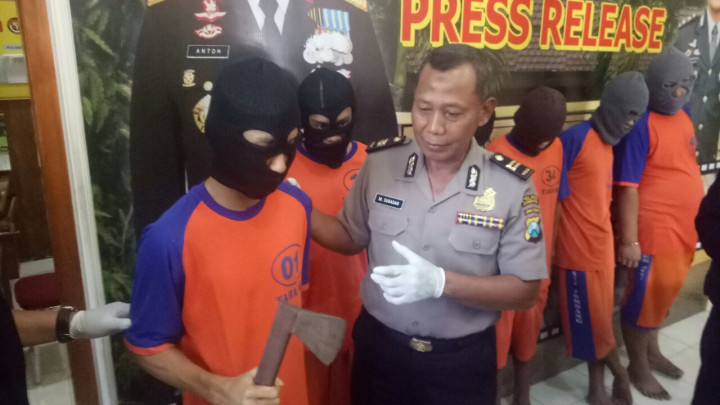 Enam Pemuda Berkomplot Begal Teman