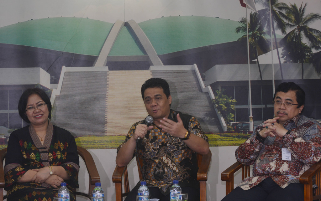 Riza Patria (tengah)  --MI/MOHAMAD IRFAN 