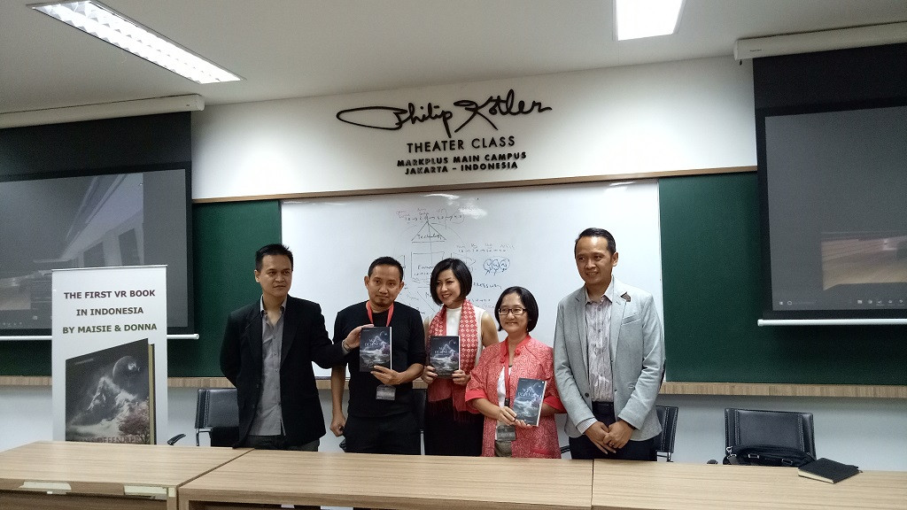 TIm dibalik buku virtual Man's Defender.