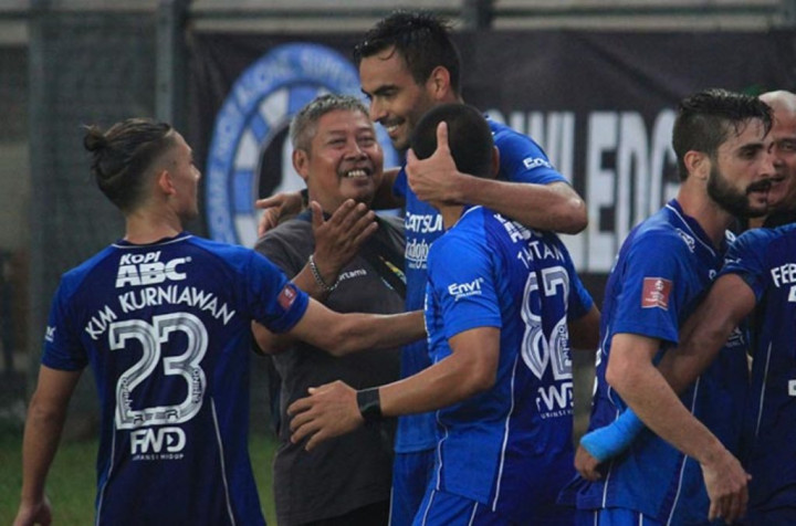 Persib Pesta Empat Gol ke Gawang PS TNI