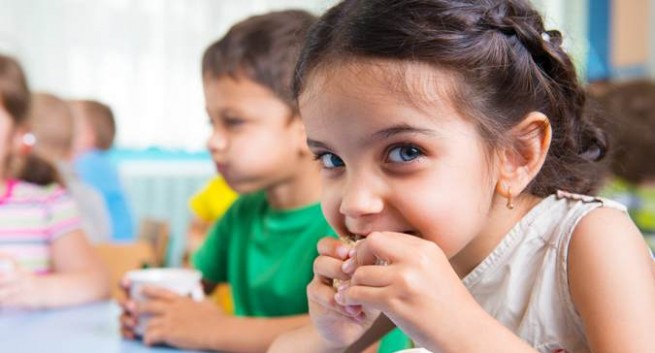 Anak Tak Mau Makan Siang di Sekolah? Mungkin Ini Penyebabnya
