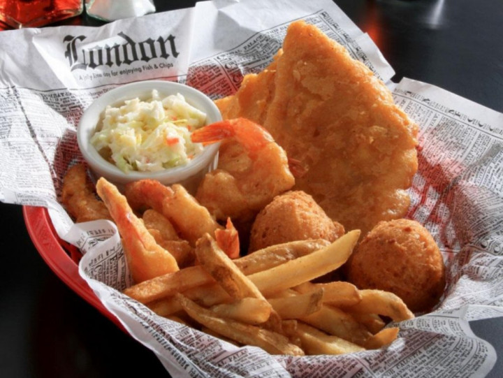 Bahaya Membungkus Makanan dengan Kertas Koran