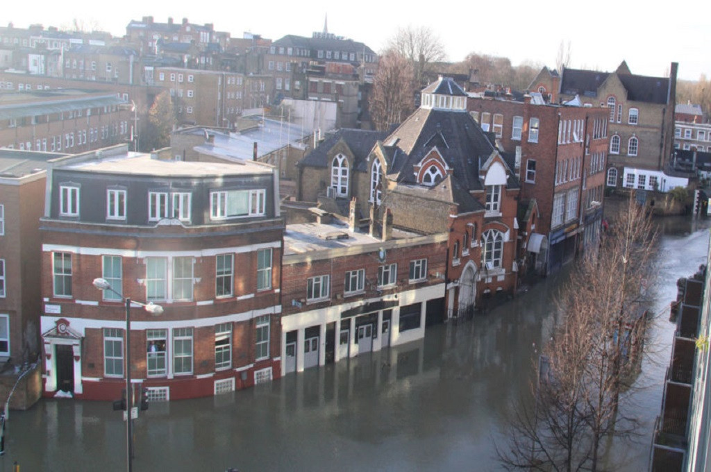 Banjir di London Utara. (Foto: REX/Shutterstock)