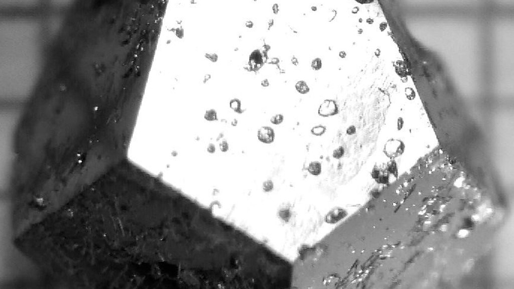 Sekelompok ilmuwan baru saja dilaporkan berhasil menemukan kristal super langka dari sebuah meteorit