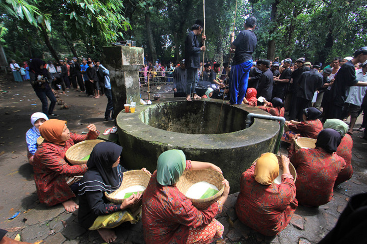Keraton Kanoman Cirebon Gelar Tradisi Panjang Jimat