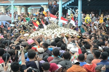 Pesan Damai dari Tradisi Grebeg Maulid di Solo