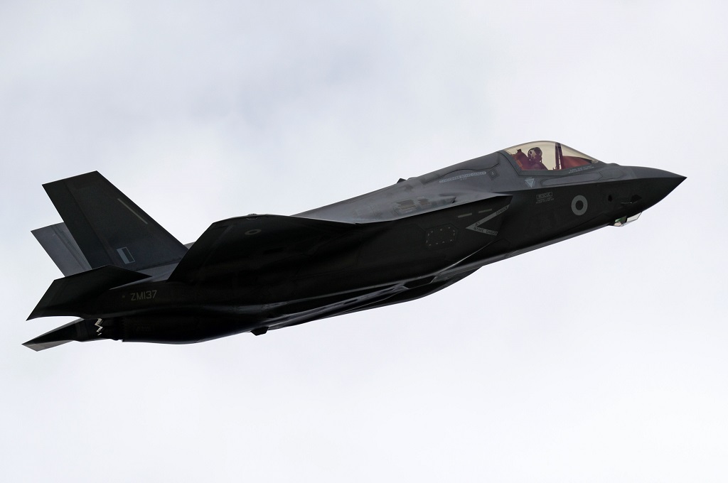 Pesawat jet tempur F-35. (Foto: AFP/ADRIAN DENNIS)