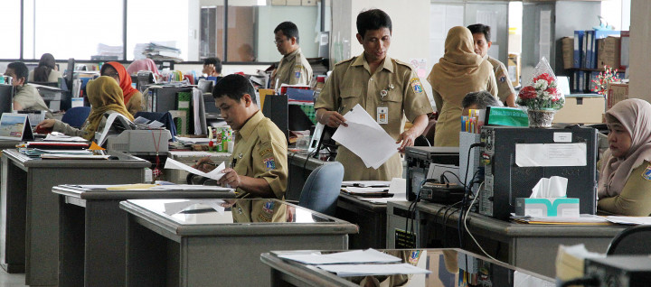 Abdi Negara Tak Boleh 'Berwarna'