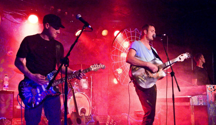 Besok, Coldplace Obati Kekecewaan Penggemar Coldplay Indonesia