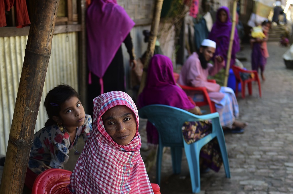 Muslim Rohingya di sebuah pengungsian di Teknaf, Bangladesh, 26 November 2016. (Foto: AFP/MUNIR UZ ZAMAN)