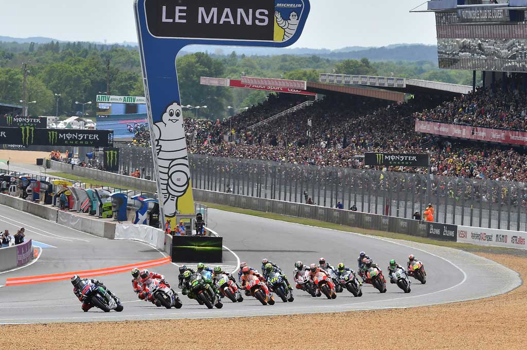 Selisih waktu finish rata-rata pembalap MotoGP dari 2015 ke 2016. Michelin