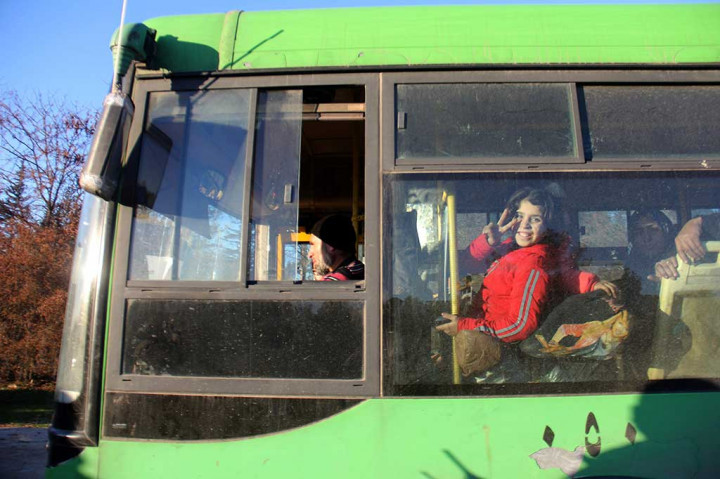 Ribuan Warga Sipil dan Pemberontak Tinggalkan Aleppo