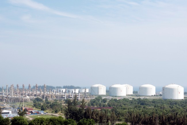 Pertamina to Build Bontang Oil Refinery