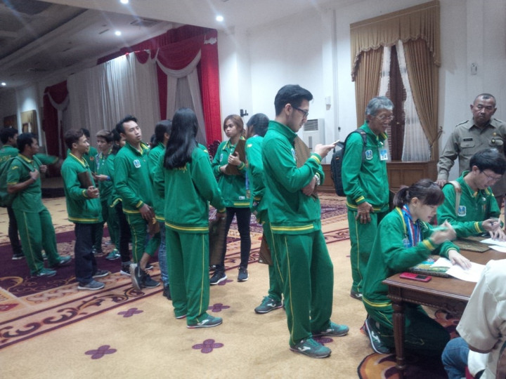 Pemprov Bagikan Bonus Rp90 Miliar untuk Atlet Peraih Medali PON Jabar 2016