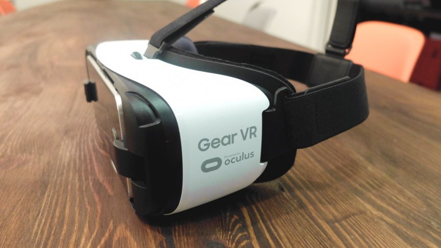 Gear VR terbaru dari Samsung. (Wearable)