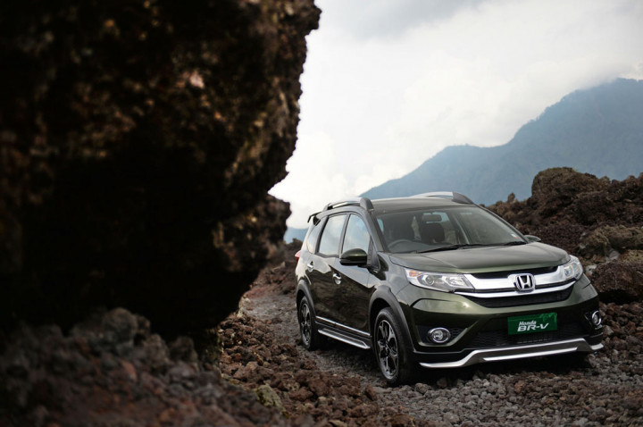 BR-V dan HR-V Antarkan Honda Jadi Penguasa Segmen Low SUV