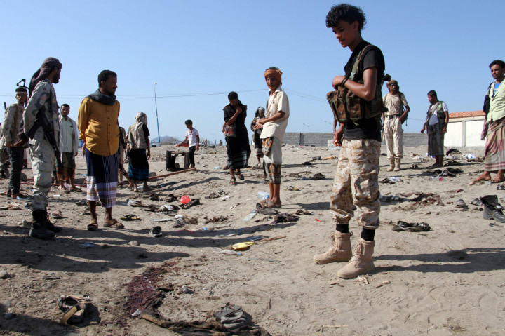 Bom Bunuh Diri Serang Markas Militer di Yaman