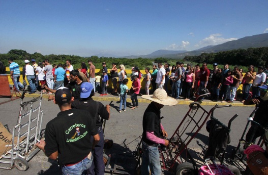 Venezuela Kembali Buka Perbatasan dengan Kolombia dan Brasil