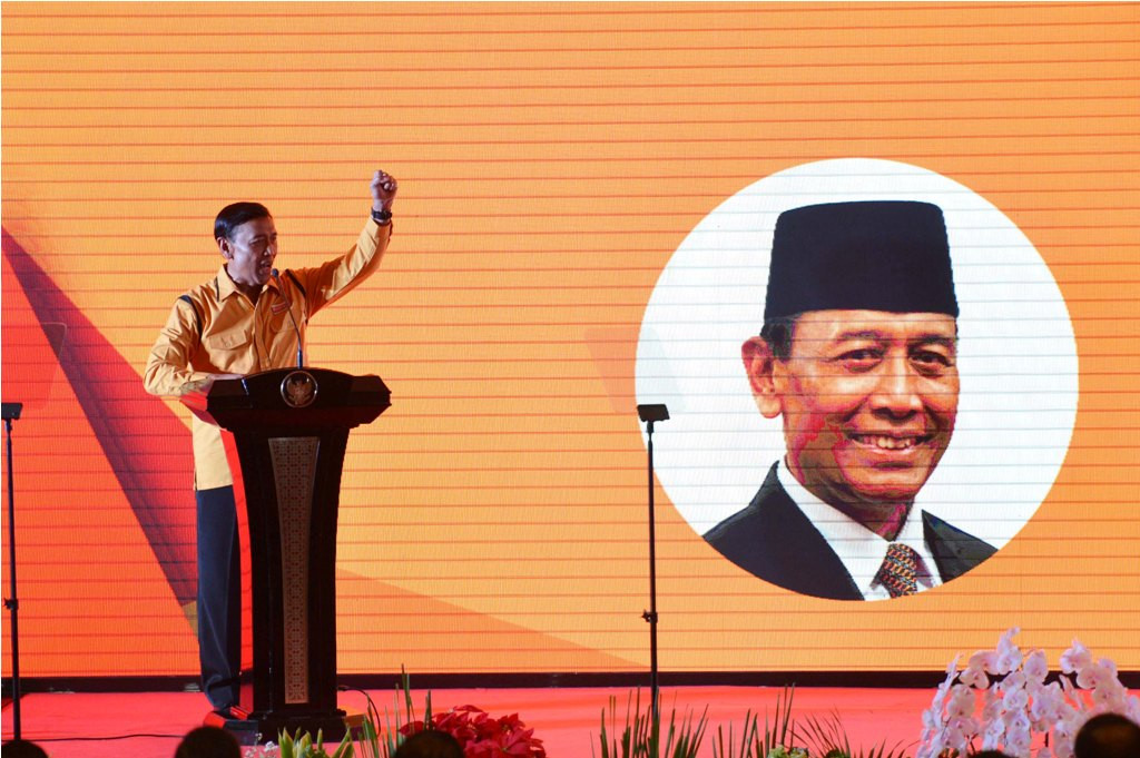 Ketua Umum Partai Hanura Wiranto memberikan pidato dalam acara pembukaan Munaslub 2016 Partai Hanura di Jakarta, Rabu (21/12). (Foto: Antara/Akbar Nugroho Gumay).