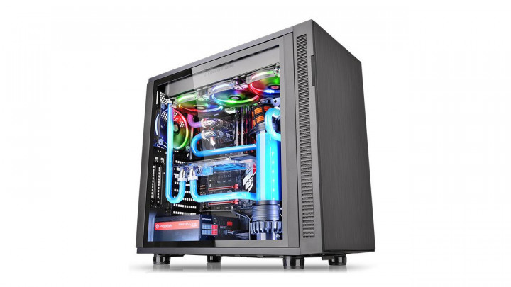 Thermaltake Punya Casing Suppressor F31 Edisi Khusus