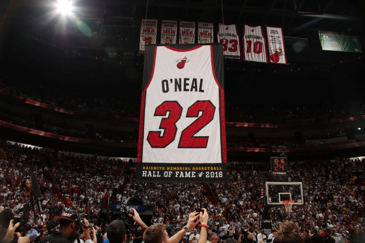 Miami Heat Pensiunkan <i>Jersey</i> Shaquille O'Neal