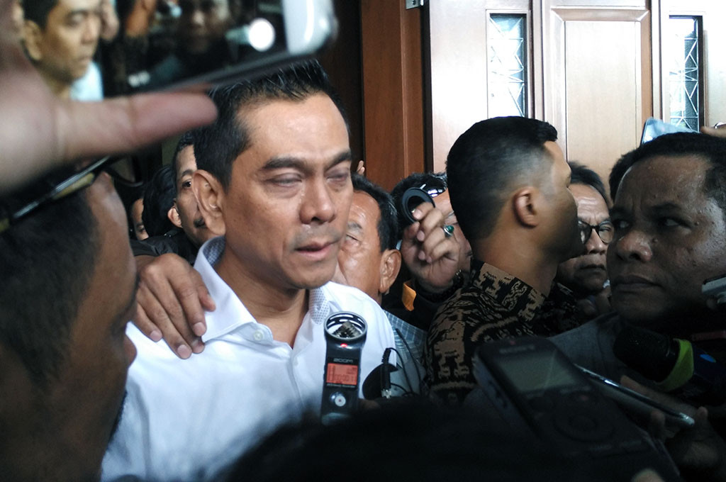 Mantan anggota DPRD DKI Jakarta Muhammad Sanusi berderai air mata usai sidang vonis -- MTVN/Dheri Agriesta