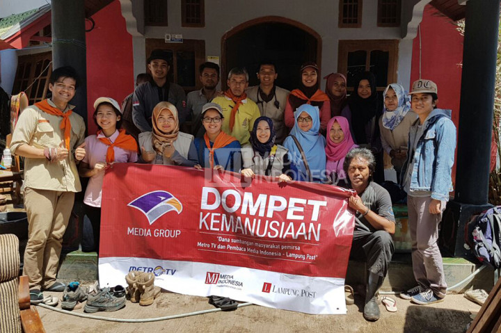 Media Group Serahkan Bantuan untuk Korban Banjir di Bima