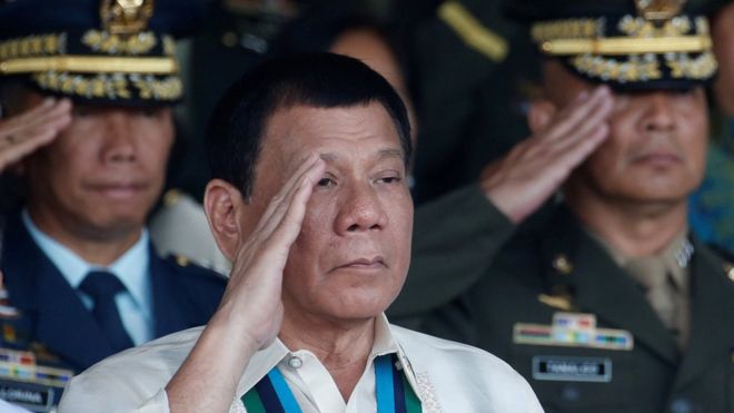 Duterte Ancam Lempar Koruptor dari Helikopter