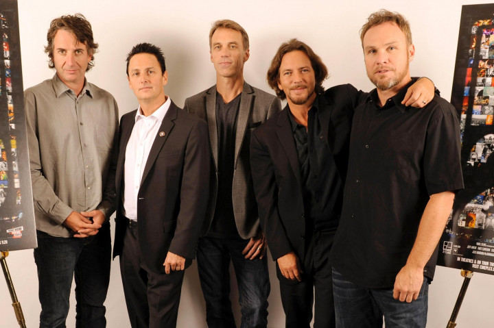 Pearl Jam Sumbang Pria yang Menyelamatkan Vokalisnya 15 Tahun Lalu