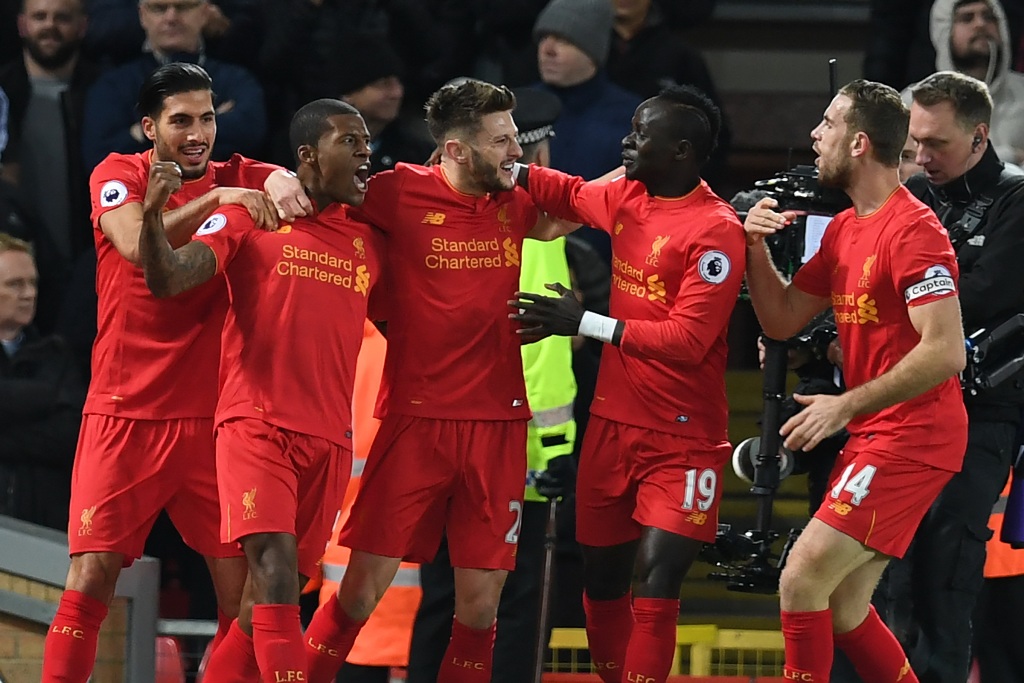 Suasana saat para pemain Liverpool merayakan gol. (Foto: AFP/ Paul Ellis)