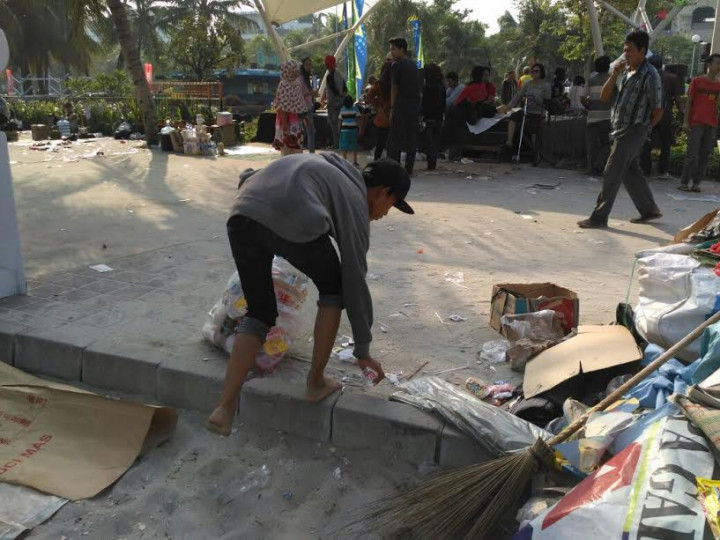 Sampah Berserakan di Ancol Jadi Buruan Para Pengunjung
