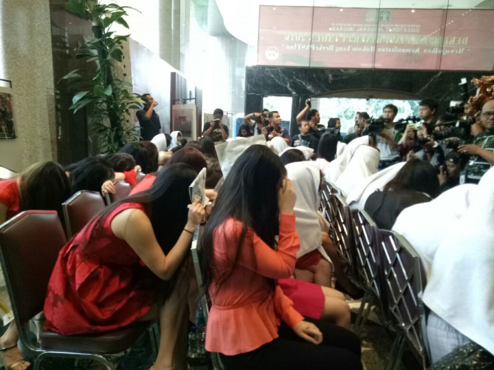 76 Wanita Asing Diduga PSK Diamankan Imigrasi