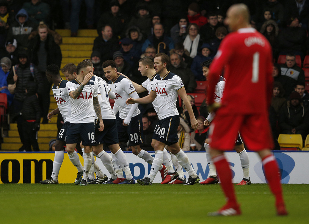 Para pemain Tottenham Hotspur merayakan gol ke gawang Watford (Adrian DENNIS / AFP)