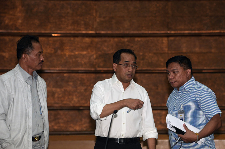 Menhub & Plt Gubernur DKI Jenguk Korban Kapal Zahro Express