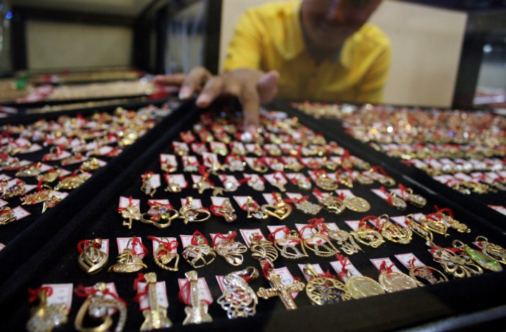 Emas & Apel, Kontribusi Terbesar Deflasi di Jatim