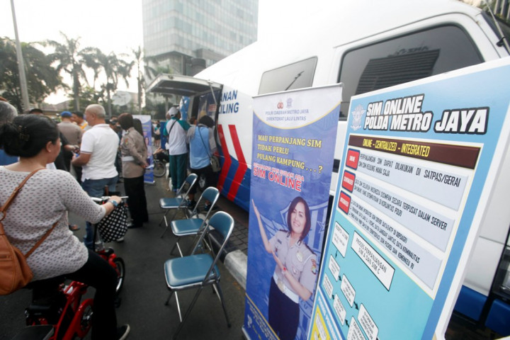 Negara Untung Rp1,7 Triliun dari Kenaikan Biaya Pengurusan STNK & BPKB