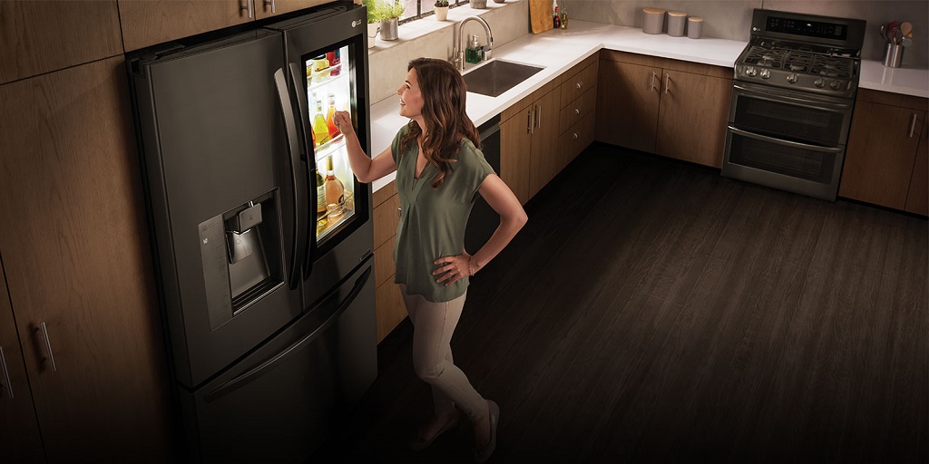 LG Smart InstaView akan diperkenalkan pada CES 2017.