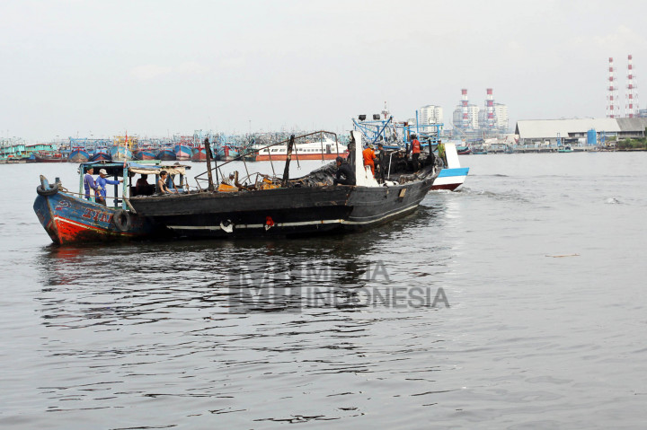 Bangkai Kapal Zahro Express Diangkat untuk Mudahkan Investigasi