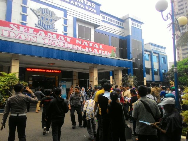 Kantor Ditlantas Polda Metro Diserbu Warga