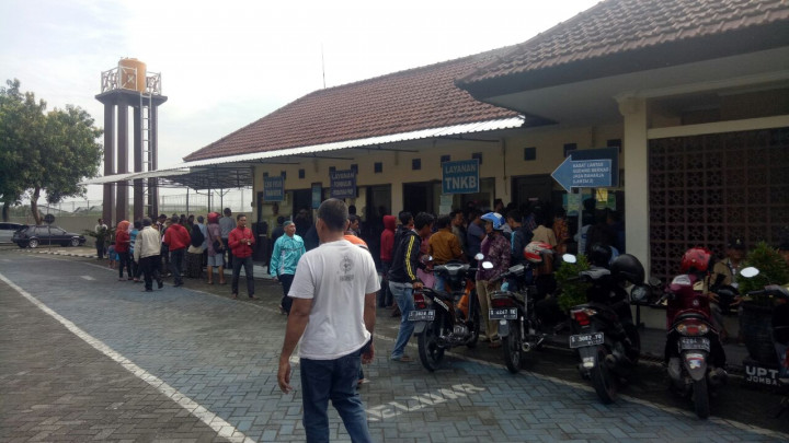 Samsat Jombang Janji Buka hingga Wajib Pajak Habis