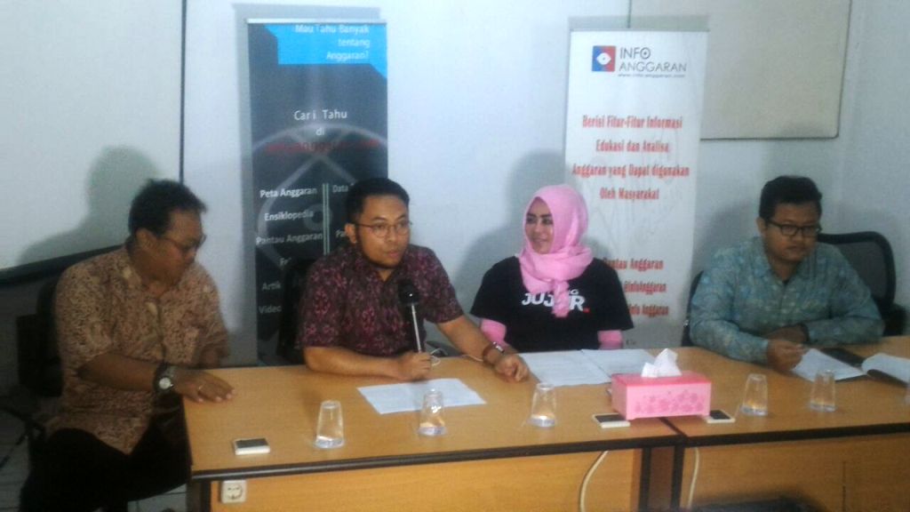 Sekjen Fitra Yenny Sucipto (tengah). (FOTO: MTVN/Husen Miftahudin)