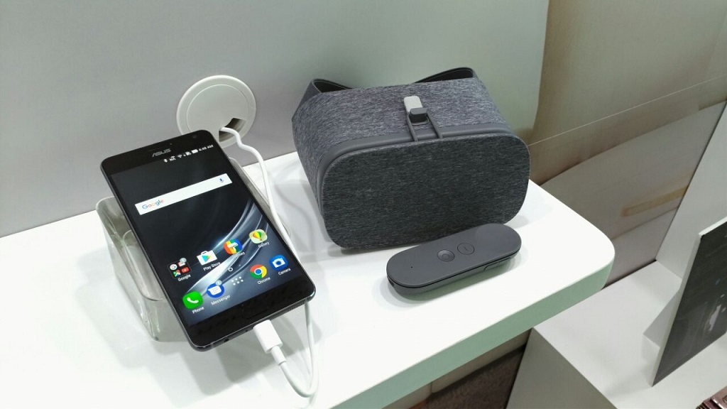 ZenFone AR dengan Daydream dari Google.