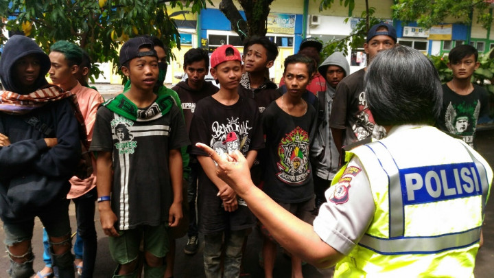 Seorang Bonek Hanya Berbekal Rp4 Ribu untuk Menyambangi Bandung