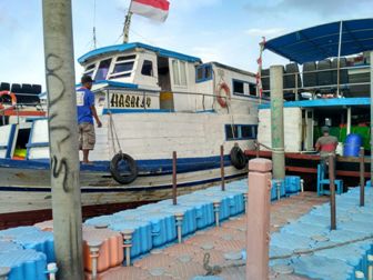 KM Hasbi Jaya dan Dolphin Bantah Oper Penumpang ke Zahro Express