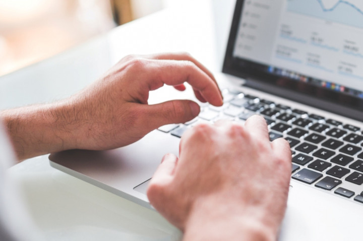 Komisi I DPR Minta Pemerintah tak Terlalu Reaktif Hadapi Berita Hoax