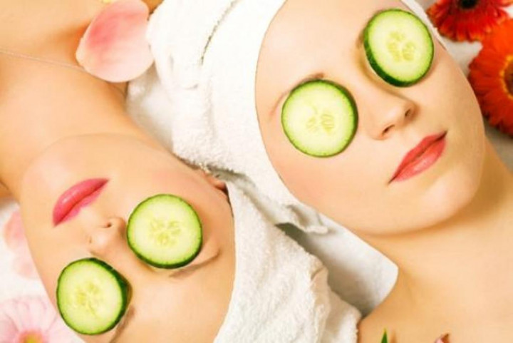 Krim Alami Penghilang Kerut Mata