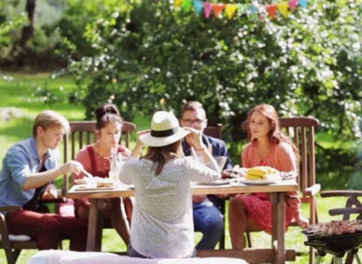 Four Ways Not to Acquire Food Poisoning During Holiday Travels